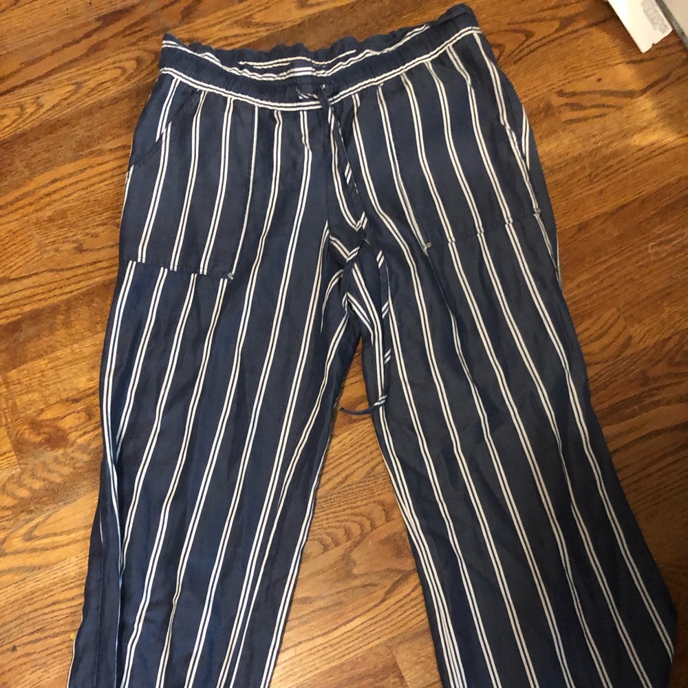 Jones New York Straight leg flowy striped pants